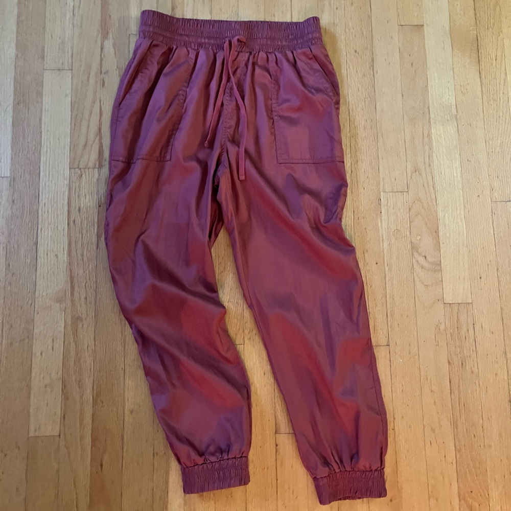 A New Day dark rose twill joggers, size medium. Never worn. From Target